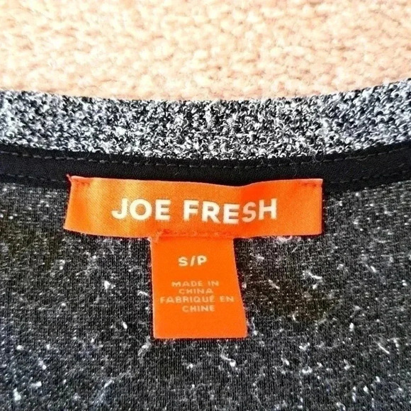 ❤️ Joe Fresh Long Sleeved V-neck Top Women's Small Grey and  Black Knit - Picture 10 of 14